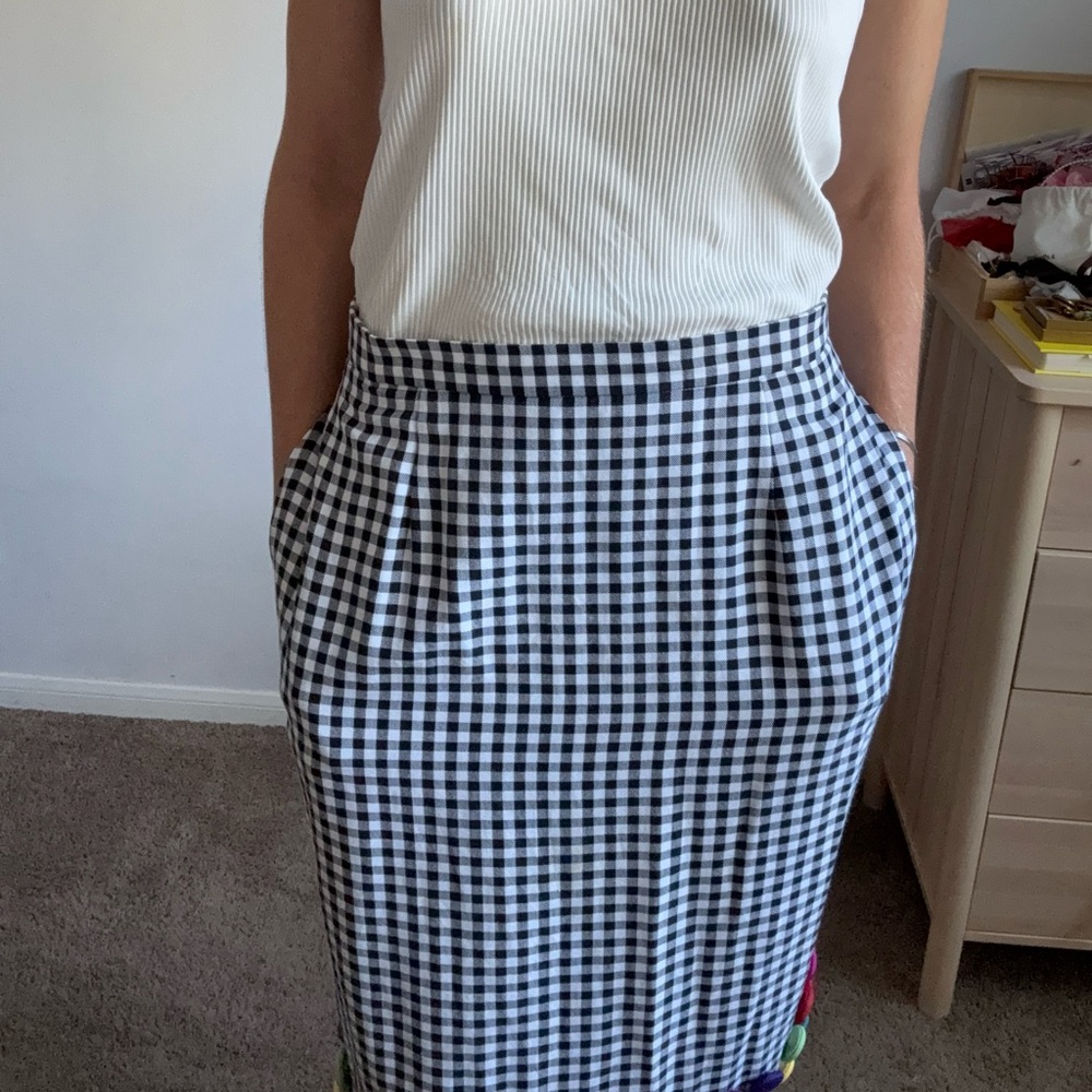 Carlisle Monochrome Checkered pencil skirt, size M - Picture 2 of 6